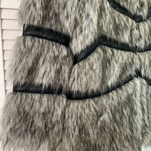 Bebe Faux Fur Coat S/P - Picture 3 of 5